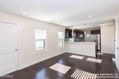 Main picture of 39 Harvard St