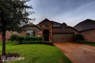 Main picture of 3021 Marble Falls Dr