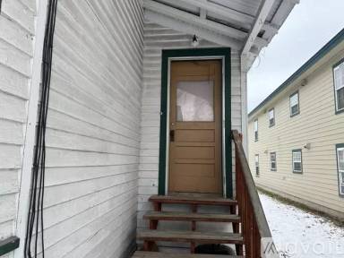 Main picture of 211 4th Ave W
