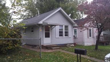 Main picture of 130 Glen Oak St