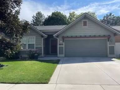 Main picture of 5642 N Armstrong Ave
