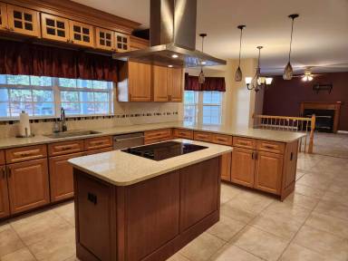 Main picture of 20780 Deer Wood Park Dr