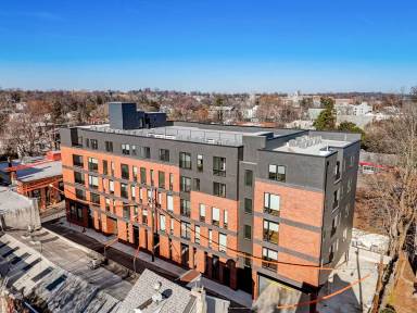 Main picture of 212 W Rittenhouse St