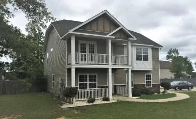 Main picture of 985 Farnsworth Dr