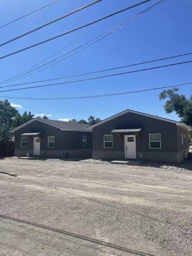 Main picture of 738 S 4th St