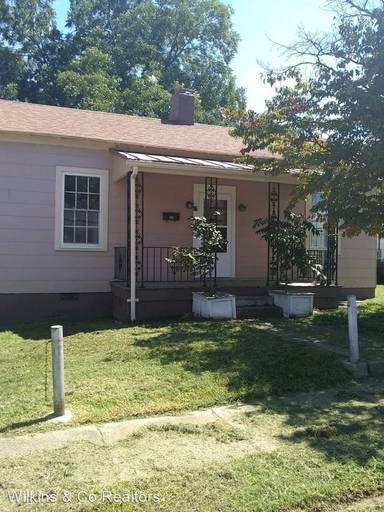 Main picture of 17 Carlson Ave