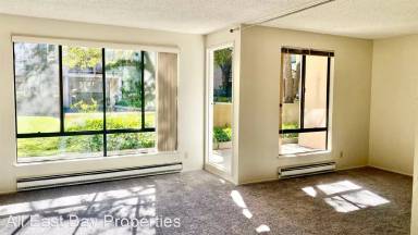 Main picture of 9 Commodore Dr