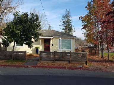 Main picture of 361 Johnson St
