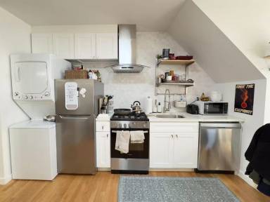 Main picture of 1009 Waverly St