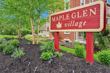 Main picture of 421 Oaktree Ct