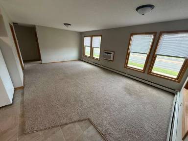 Main picture of 1909 Wilcox Blvd E