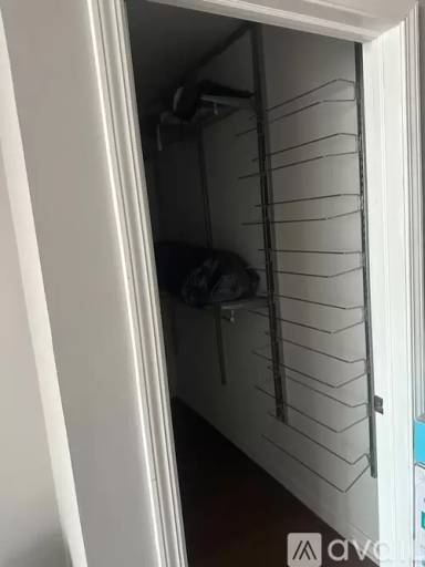 Main picture of 3565 S King Dr