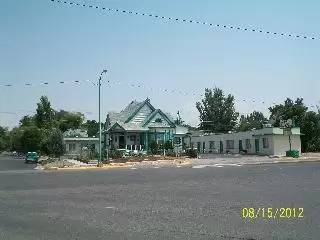 Main picture of 702 Main St