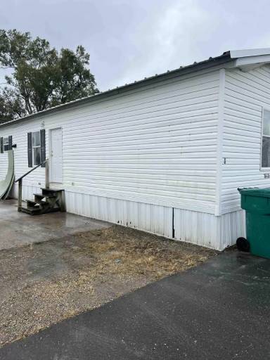 Main picture of 2900 E Burton St