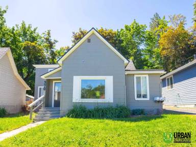 Main picture of 370 E 8th Ave