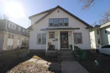 Main picture of 527 Moro St