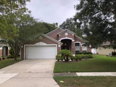 Main picture of 709 Lake Dr