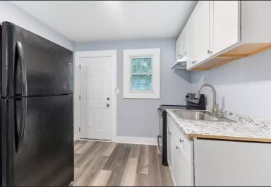 Main picture of 423 Mellon St