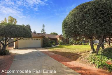 Main picture of 2940 San Pasqual St