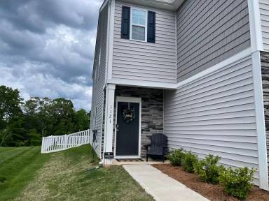 Main picture of 1121 37th Avenue Ln NE