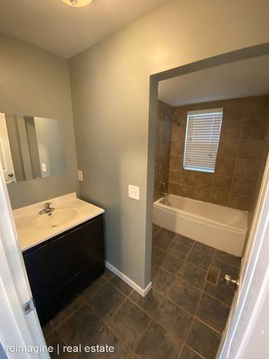 Main picture of 1087 Randolph Ave