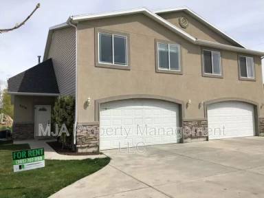 Main picture of 2574 W Robin Rd