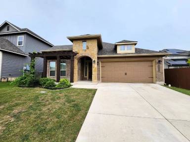 Main picture of 5006 Dickinson Loop