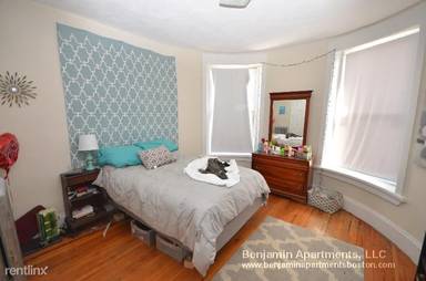 Main picture of 7 Mount Hood Rd