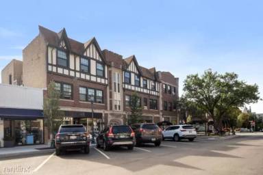 Main picture of 805 Elm St