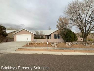 Main picture of 516 Sparrow Hawk Ct SE