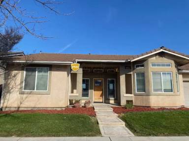 Main picture of 2290 E Evening Glow Ave