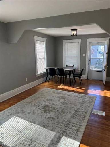 Main picture of 2530 Oakland Ave