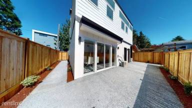 Main picture of 714 N 102nd St