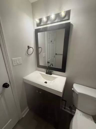Main picture of 104 N Meade Dr