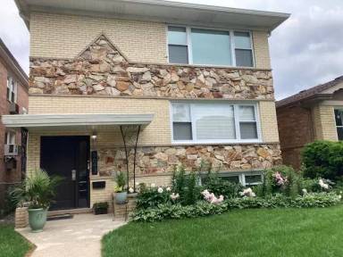 Main picture of 5667 W Higgins Ave