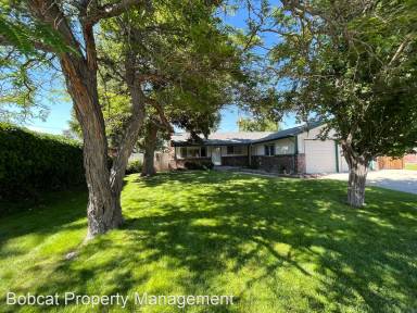 Main picture of 704 Jeanell Dr