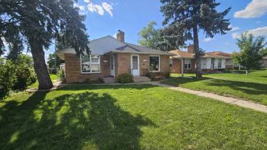 Main picture of 6132 Penn Ave S
