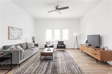 Main picture of 408 N Dearborn St