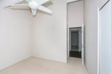 Main picture of 95-146 Kipapa Dr