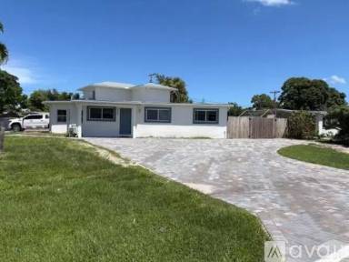 Main picture of 5580 Honeysuckle Dr