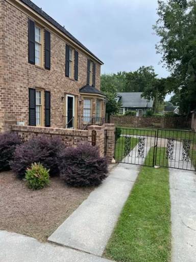 Main picture of 417 N Ebenezer Rd