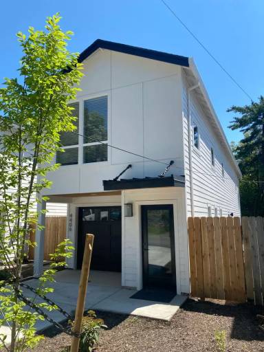 Main picture of 4406 SE Tenino St