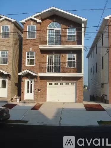 Main picture of 192 Randolph Ave
