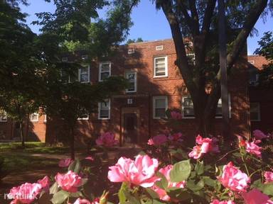 Main picture of 600 E Church Ln