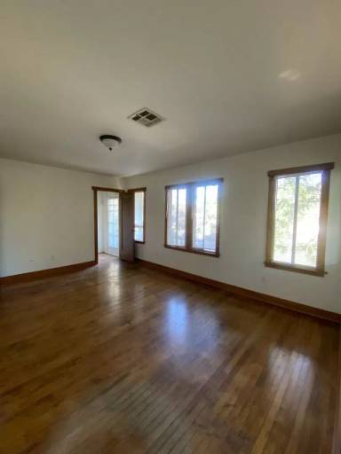 Main picture of 15708 Rayen St
