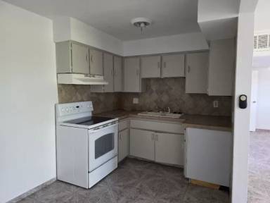 Main picture of 575 S Royal Crest Cir