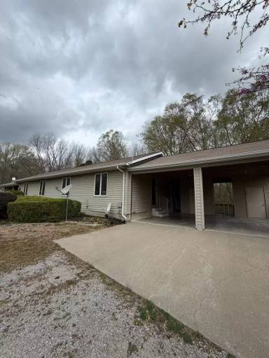 Main picture of 53 Rocking Chair Dr