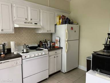 Main picture of 1862 Beacon St
