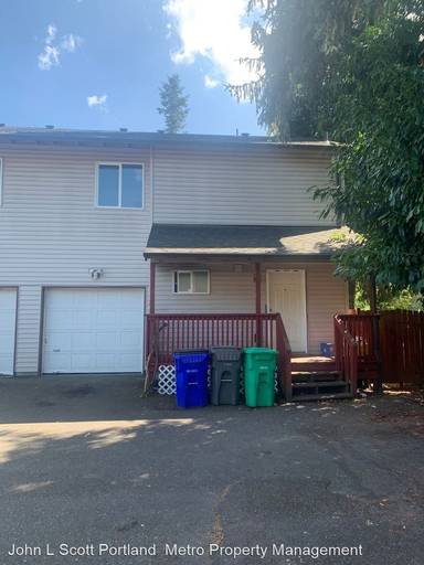 Main picture of 16131 SE Powell Blvd