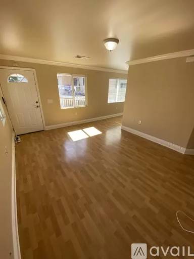 Main picture of 2055 E Bermuda St